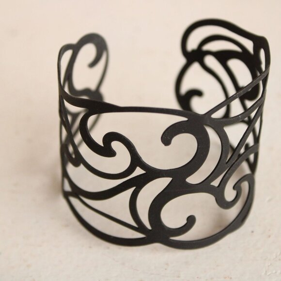 Jewelry Lot, Goth Style Bracelets, Skeleton ring, Spider hair Pins, Septum Ring - Picture 6 of 7